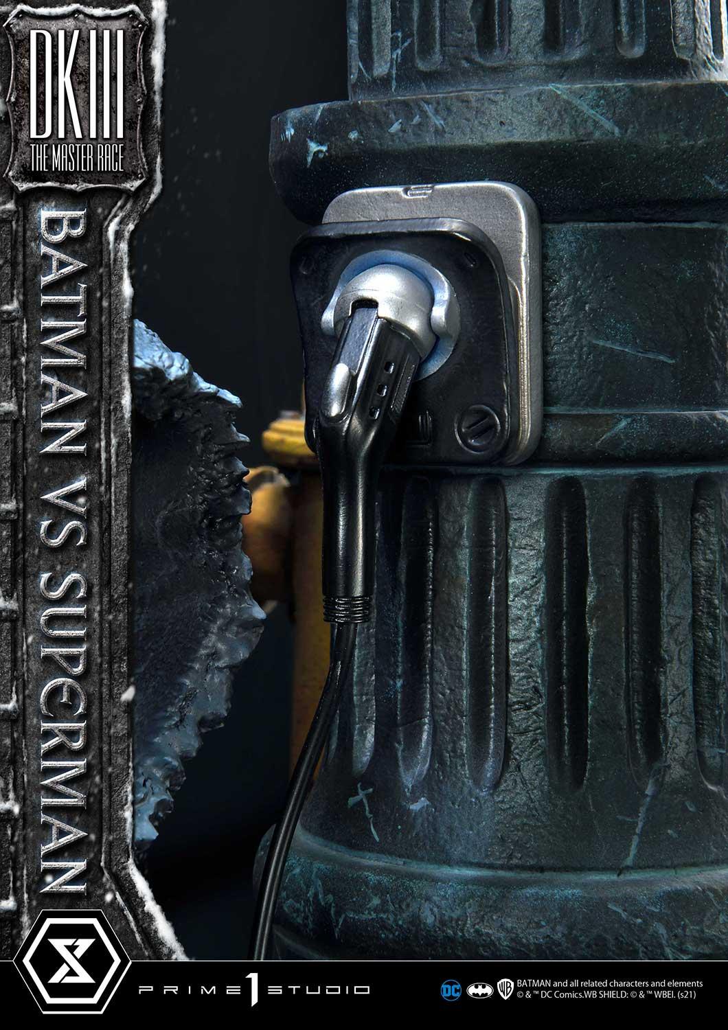 PRE-ORDER Batman versus Superman Statue - Image 17