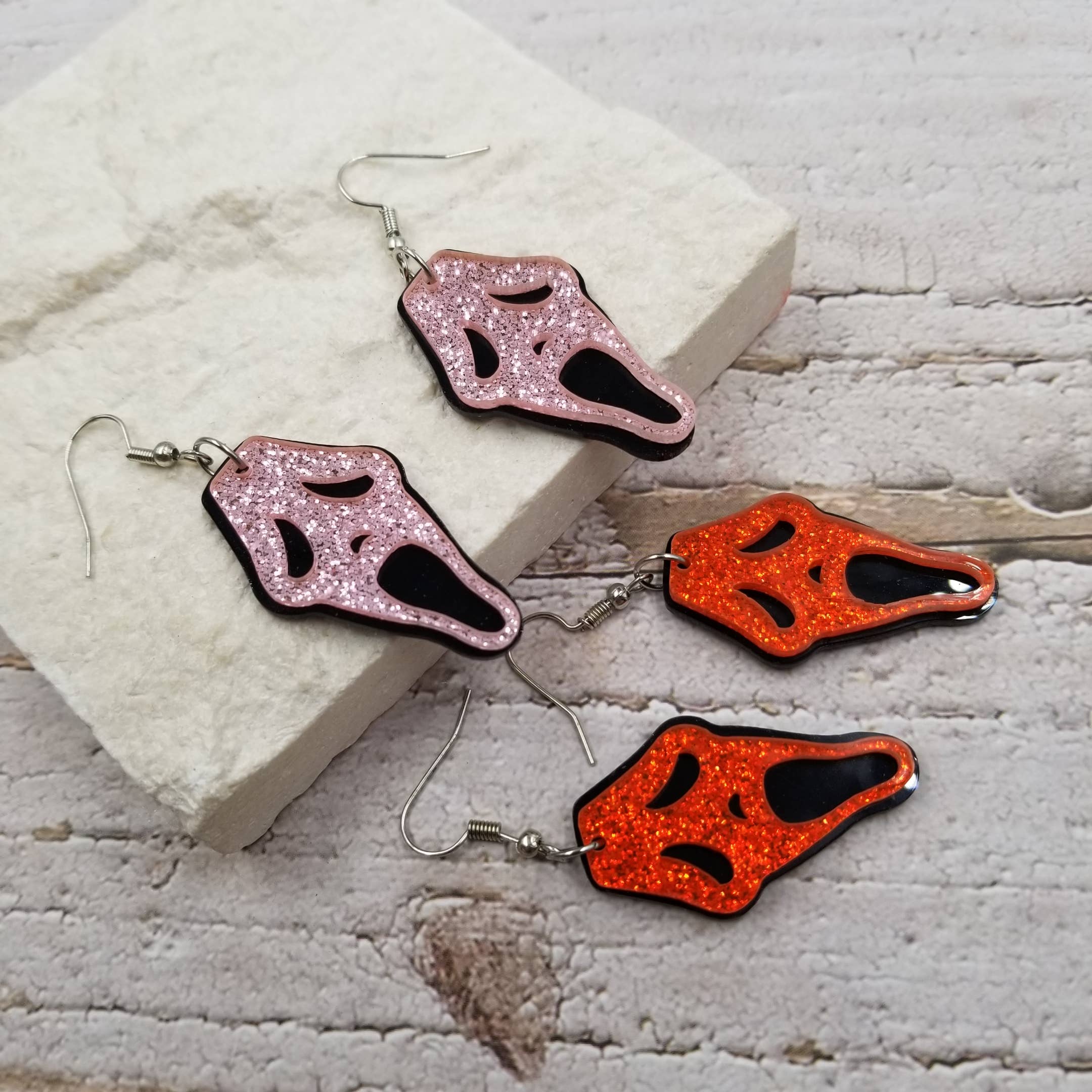 Halloween Confotti Screaming Ghost Face Earrings - Image 3