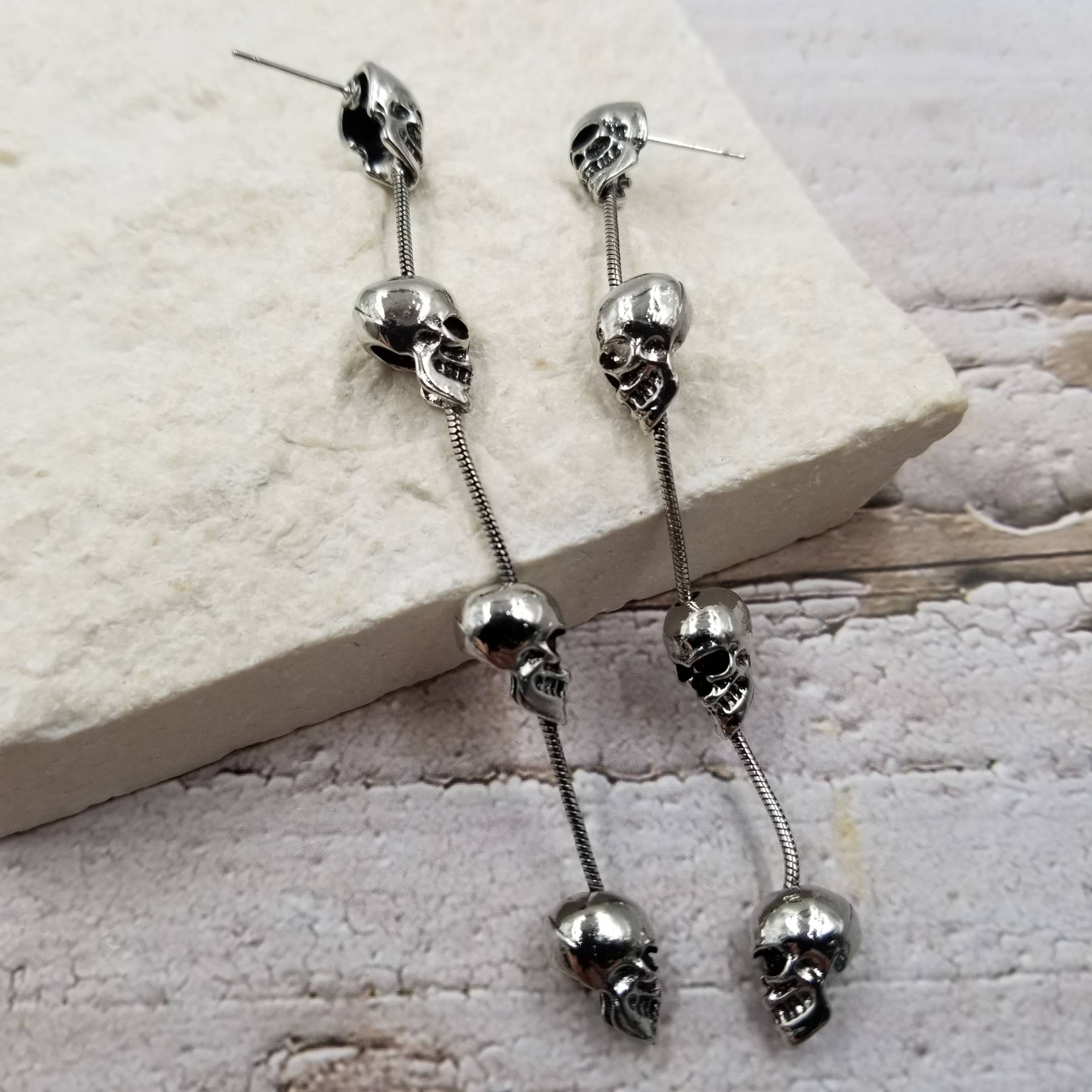 Halloween Skull Tassel Earrings - Image 3