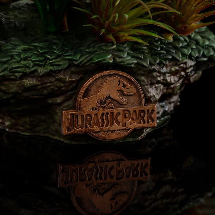 Jurassic Park Just The Two Raptors 1/10 Deluxe Art Scale Limited Edition Statue - Image 10