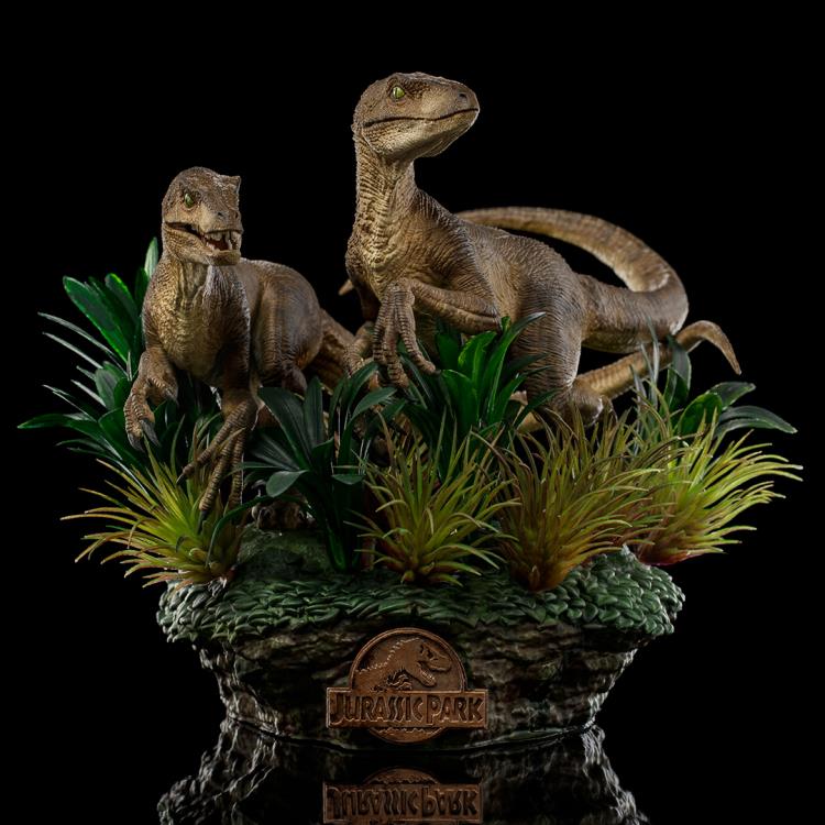 Jurassic Park Just The Two Raptors 1/10 Deluxe Art Scale Limited Edition Statue - Image 11