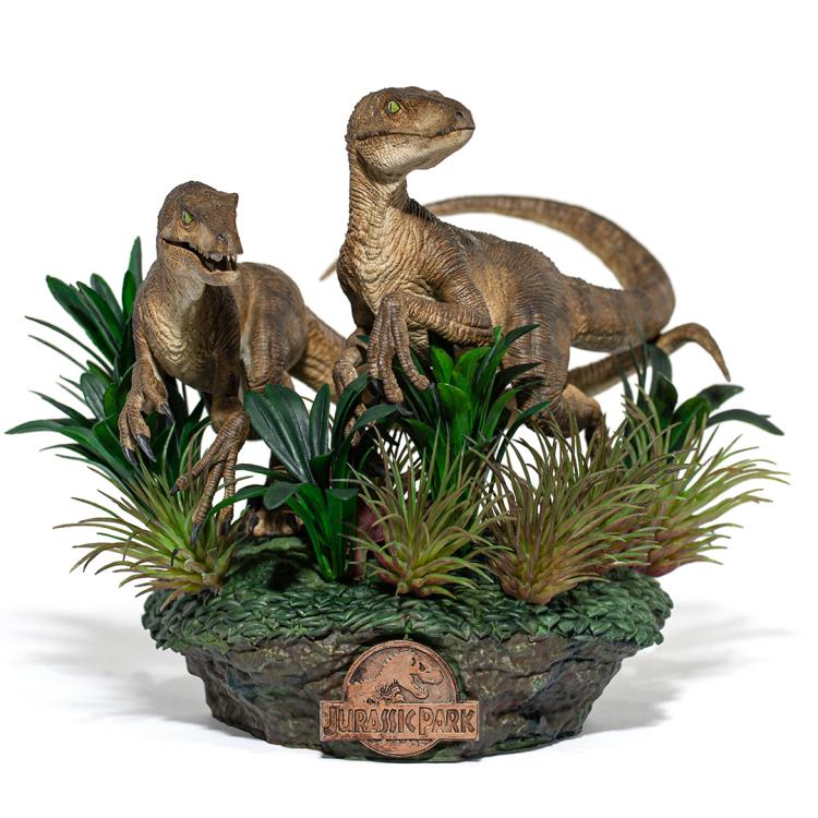 Jurassic Park Just The Two Raptors 1/10 Deluxe Art Scale Limited Edition Statue - Image 15