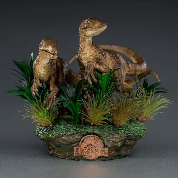 Jurassic Park Just The Two Raptors 1/10 Deluxe Art Scale Limited Edition Statue - Image 2