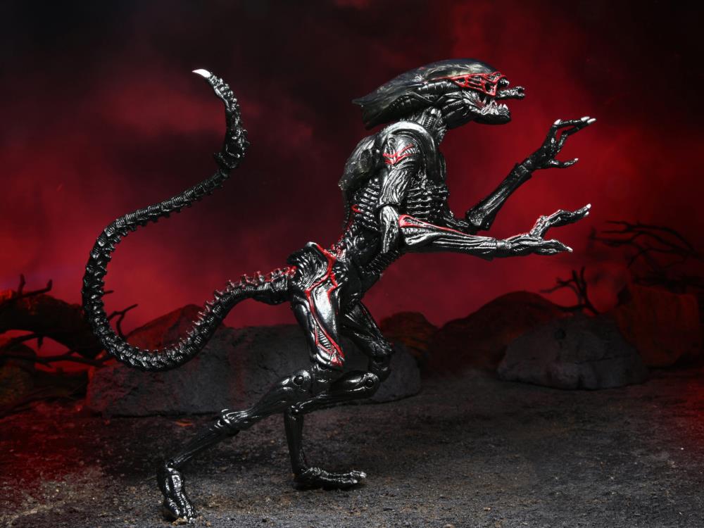 7″ NECA Scale Action Figure – Kenner Tribute Ultimate Night Cougar Alien - Image 3
