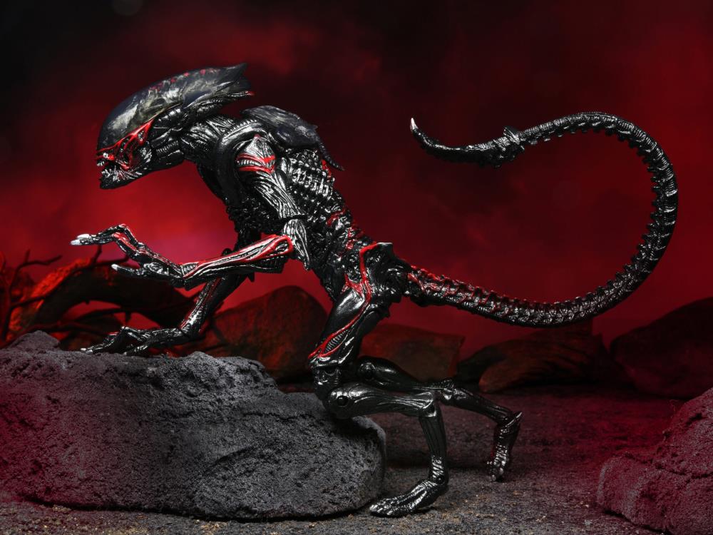 7″ NECA Scale Action Figure – Kenner Tribute Ultimate Night Cougar Alien - Image 9