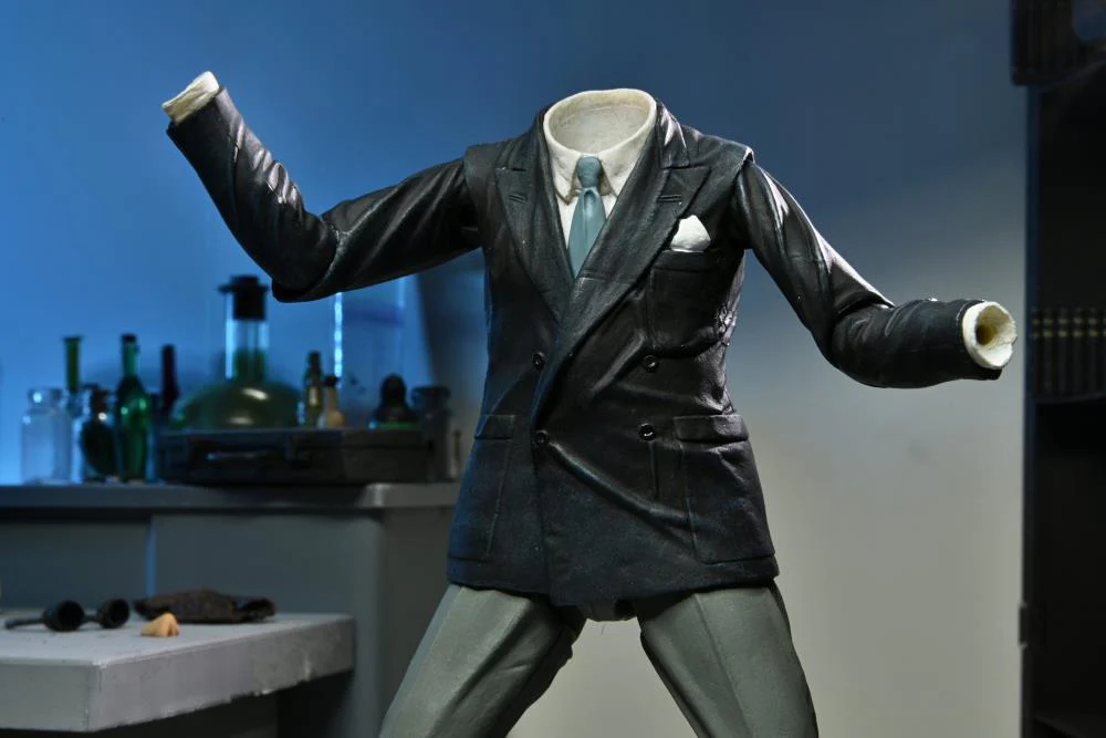Universal Monsters Ultimate Invisible Man Figure - Image 14