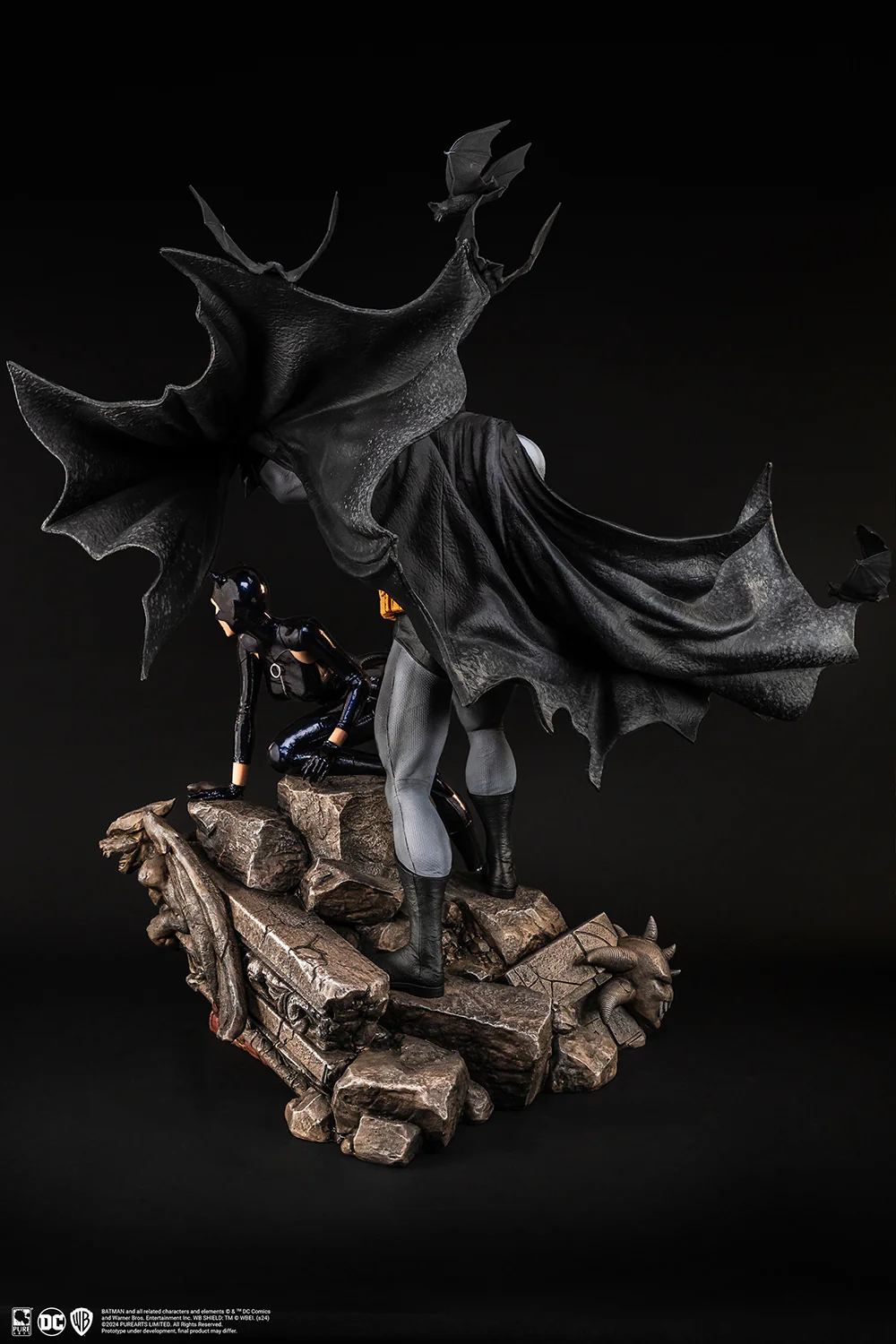 PRE-ORDER Batman & Catwoman Reunion Statue - Image 6
