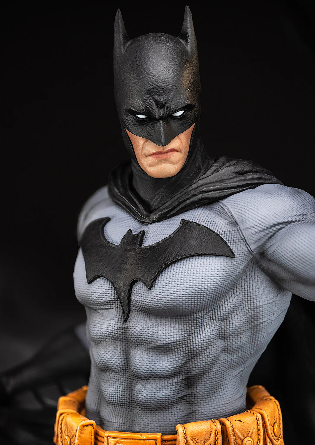 PRE-ORDER Batman & Catwoman Reunion Statue - Image 7