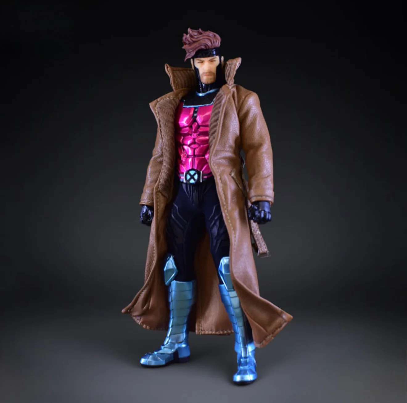 Pre-Order Mezco One:12 Gambit (Reissue) - Image 2