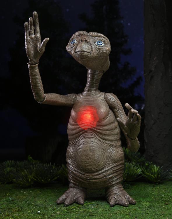 E.T. The Extra-Terrestrial 40th Anniversary Ultimate E.T. Deluxe Set - Image 10