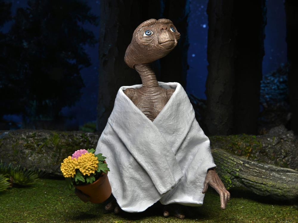 E.T. 40th Anniversary Ultimate E.T. Figure - Image 13