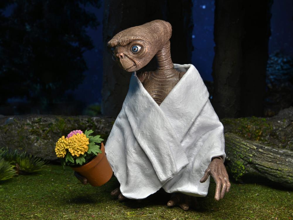 E.T. 40th Anniversary Ultimate E.T. Figure - Image 4