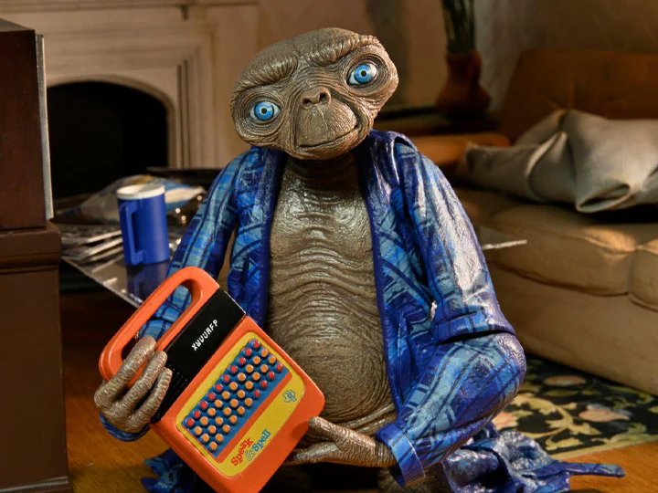 NECA E.T. 40th Anniversary Ultimate Telepathic E.T. 7 Inch Scale Action Figure - Image 2