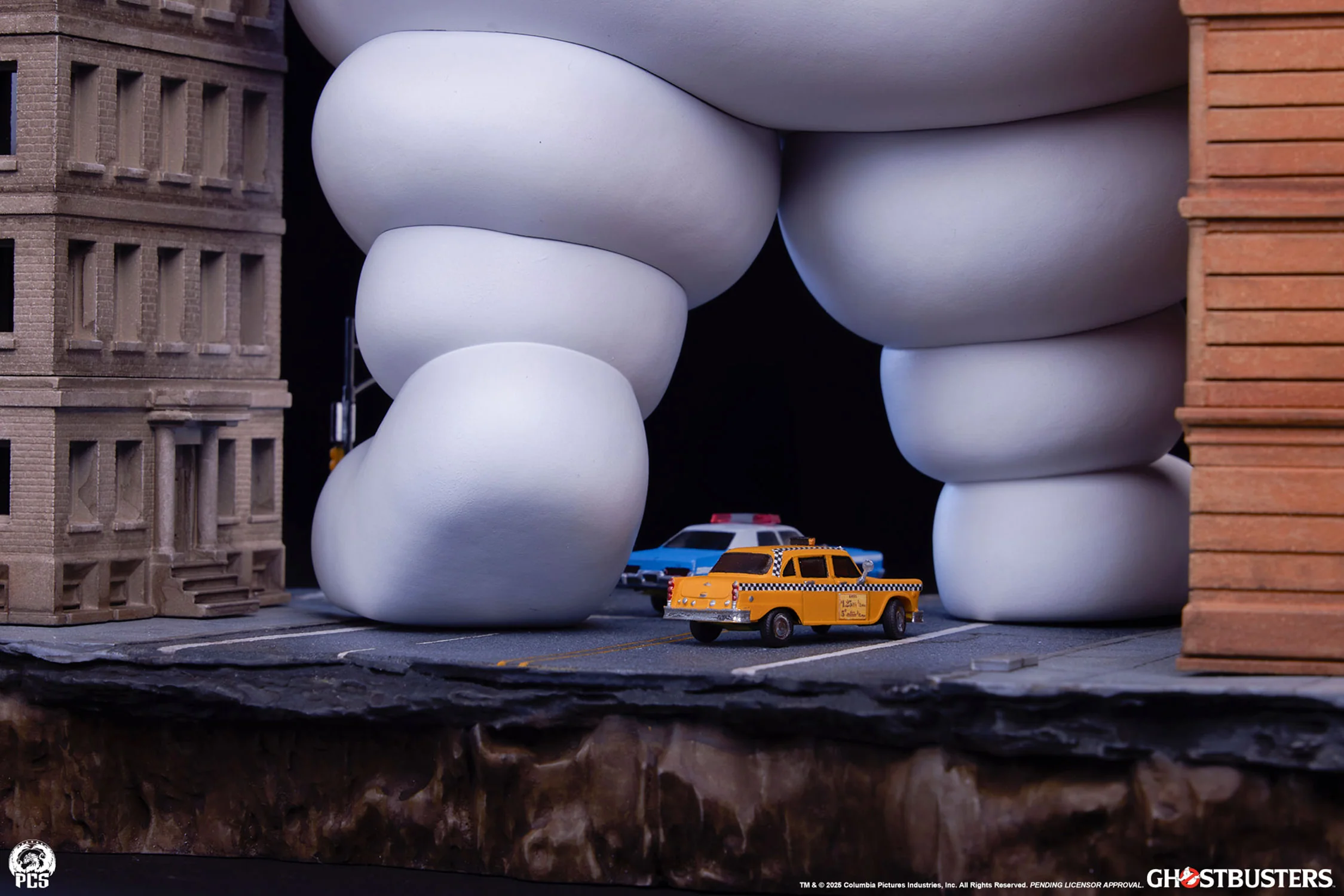 PRE-ORDER Stay Puft Marshmallow Man Diorama - Image 5