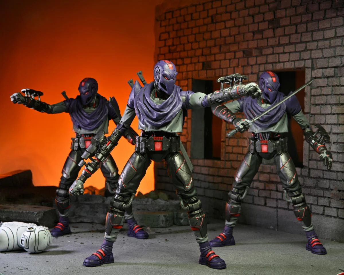 Teenage Mutant Ninja Turtles (The Last Ronin) – 7" Scale Action Figure - Ultimate Foot Bot - Image 3