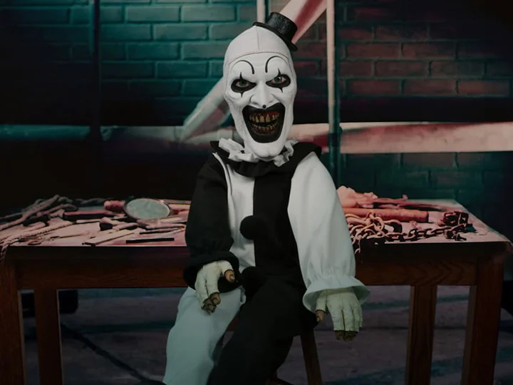 Terrifier: Art the Clown Roto Plush MDS - Image 5