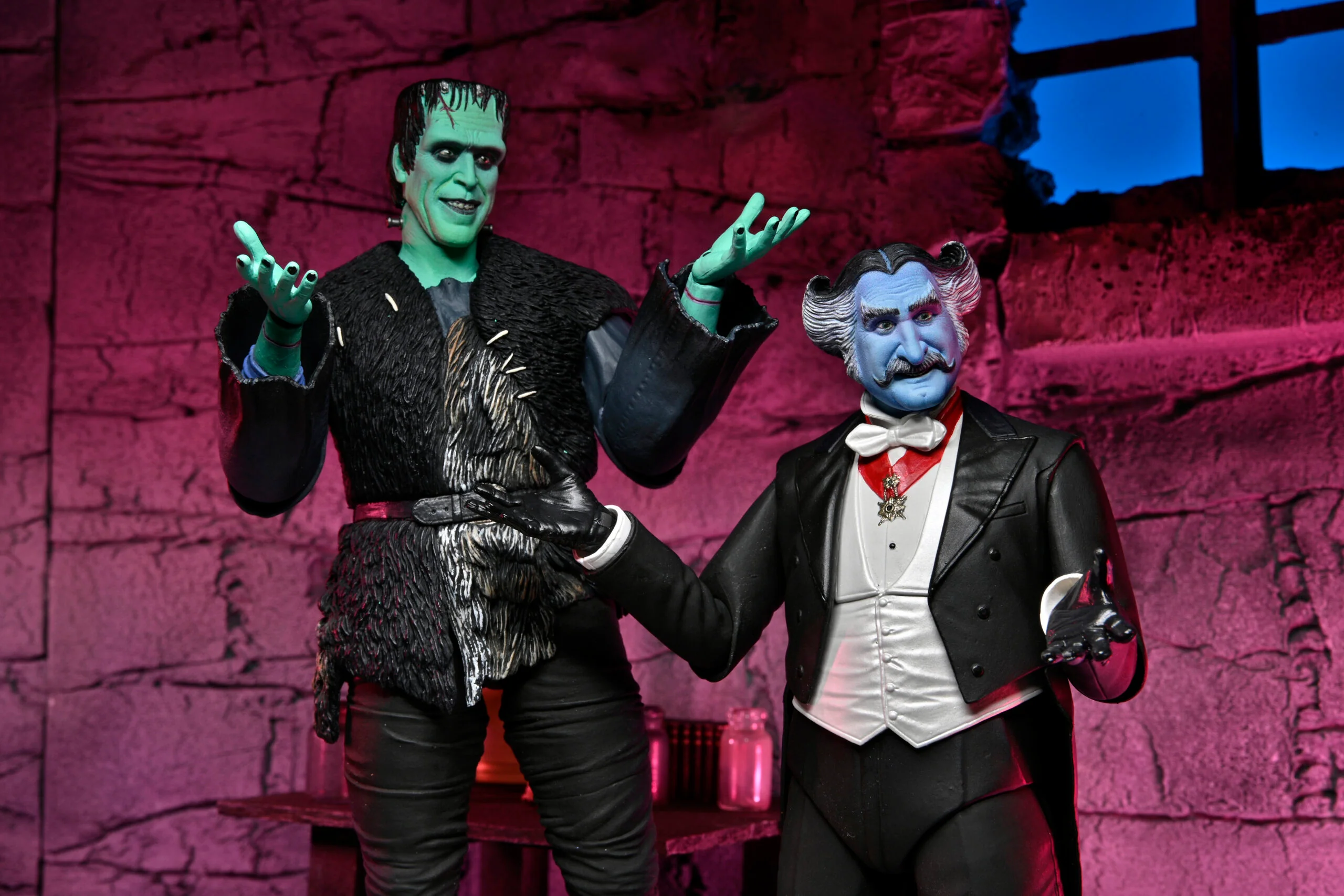 The Munsters (2022) 7″ Scale Action Figure – Ultimate The Count - Image 2
