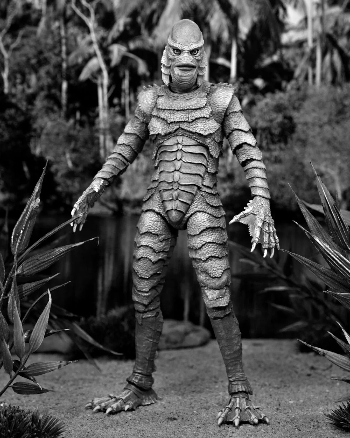 Universal Monsters Ultimate Creature from the Black Lagoon Figure (B&W) - Image 2