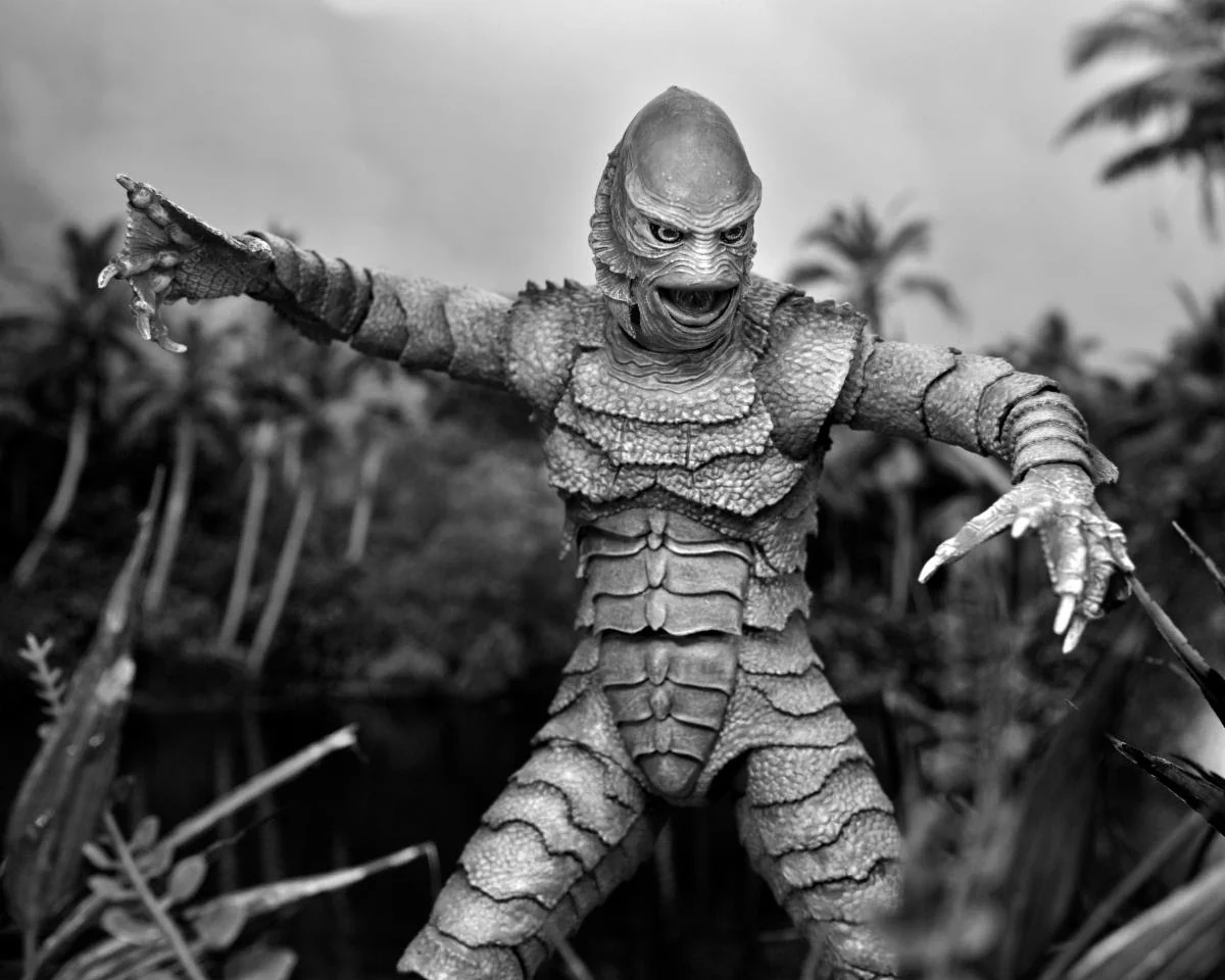 Universal Monsters Ultimate Creature from the Black Lagoon Figure (B&W) - Image 6