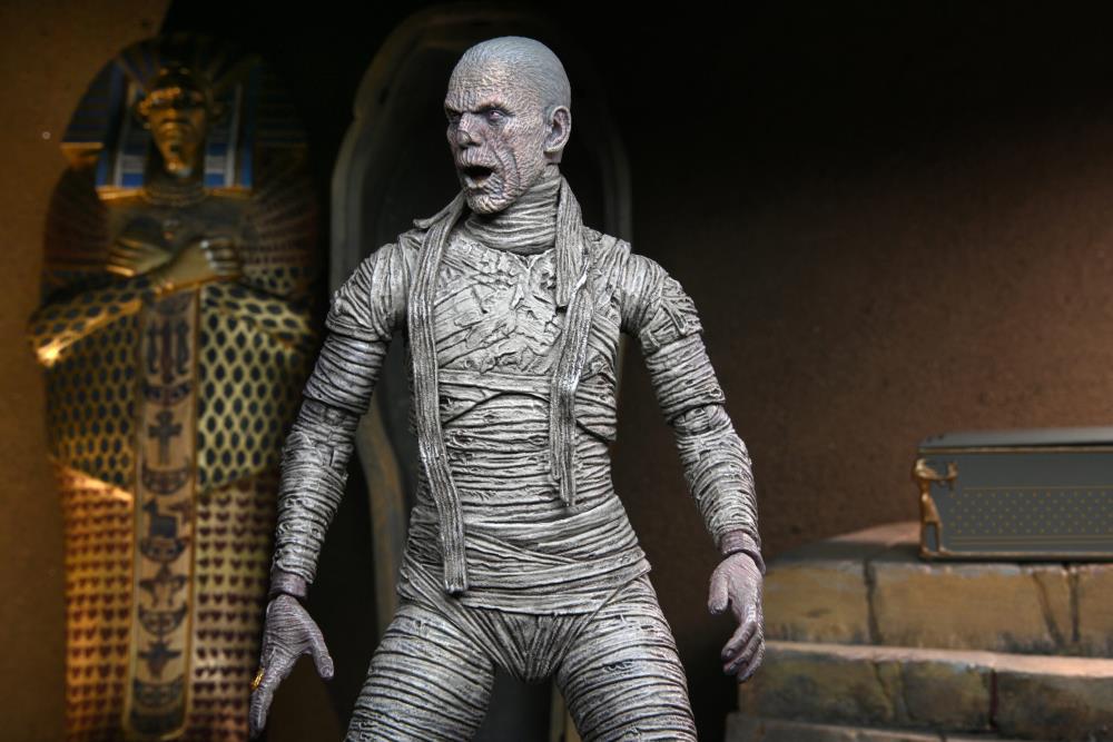 Universal Monsters Ultimate Mummy (Color) Figure - Image 4