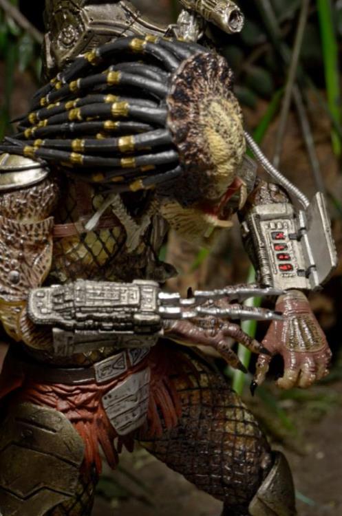 Predator Ultimate Jungle Hunter Predator Figure - Image 9