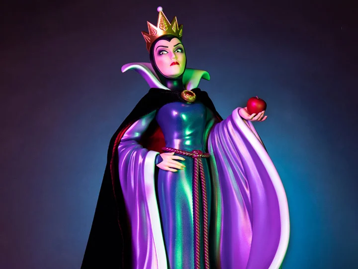 Snow White and the Seven Dwarves Master Craft MC-061 Queen Grimhilde Limited Edition Statue - Image 3