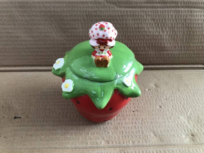 Strawberry Shortcake Sitting Small Sculpted Ceramic Snack Jar - Image 2