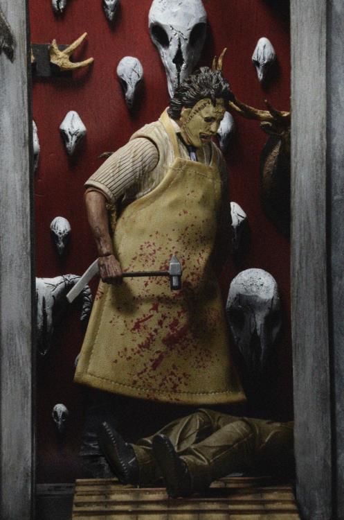 Texas Chainsaw Massacre- Ultimate Leatherface Figure by Neca - Image 4
