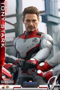 Tony Stark (Team Suit) Sixth Scale Figure - Image 4