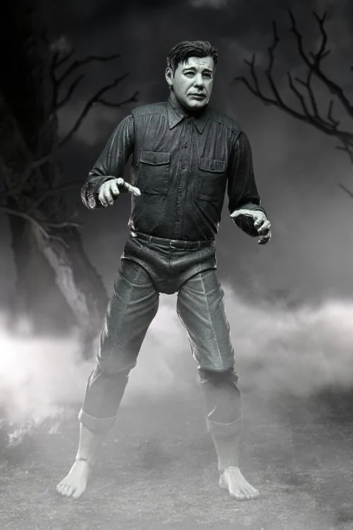 Universal Monsters Ultimate The Wolf Man (Black & White) Figure - Image 13