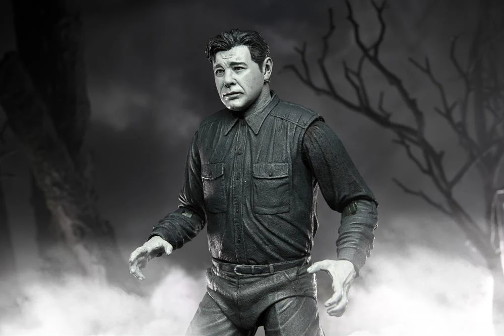 Universal Monsters Ultimate The Wolf Man (Black & White) Figure - Image 16
