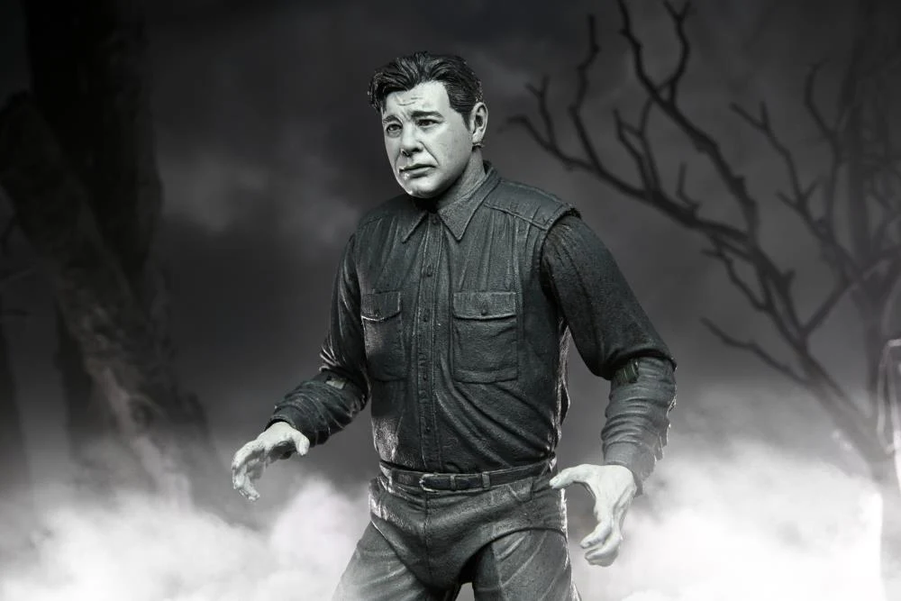Universal Monsters Ultimate The Wolf Man (Black & White) Figure - Image 17