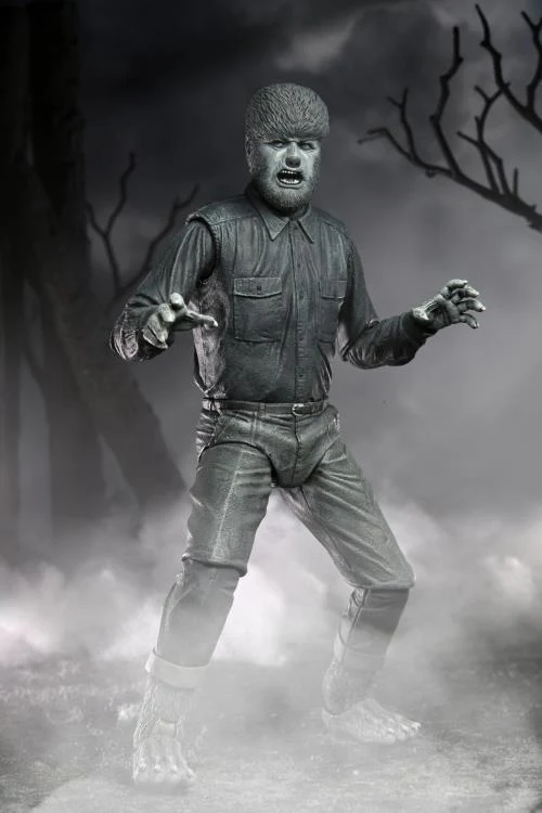 Universal Monsters Ultimate The Wolf Man (Black & White) Figure - Image 3