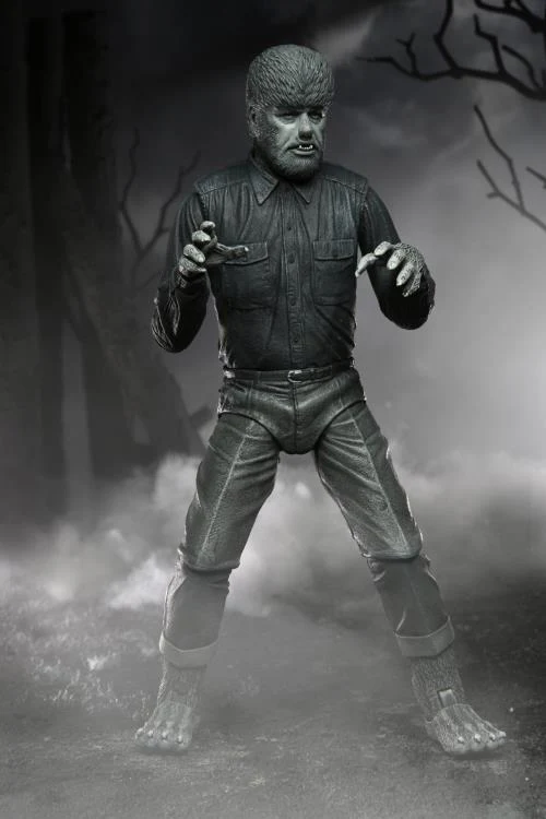Universal Monsters Ultimate The Wolf Man (Black & White) Figure - Image 4