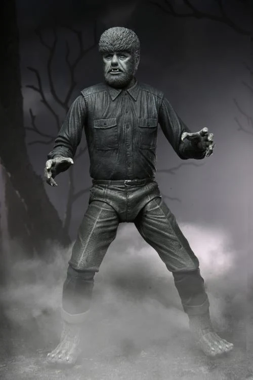 Universal Monsters Ultimate The Wolf Man (Black & White) Figure - Image 6